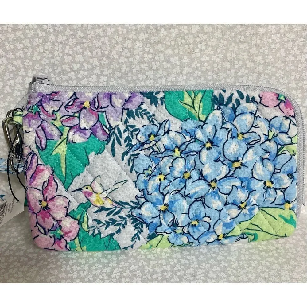 VERA BRADLEY RFID SLIM WRISTLET in Signature Cotton - HAPPY HYDRANGEAS
